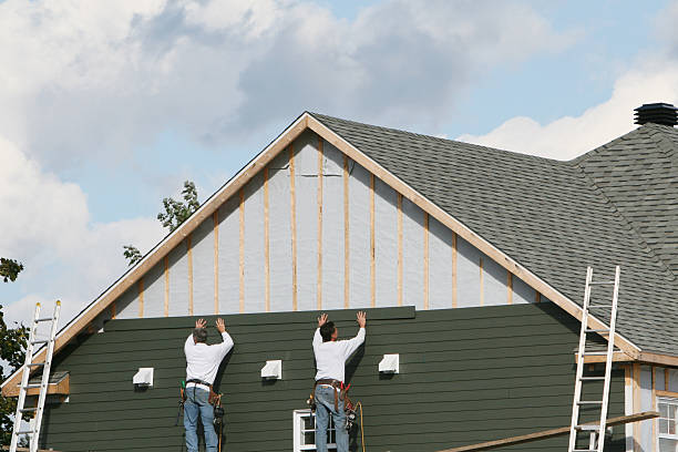 Professional Siding technician working in Plantsville, CT